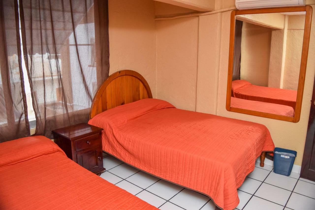 Hotel Gaby Inn Zihuatanejo Exterior foto