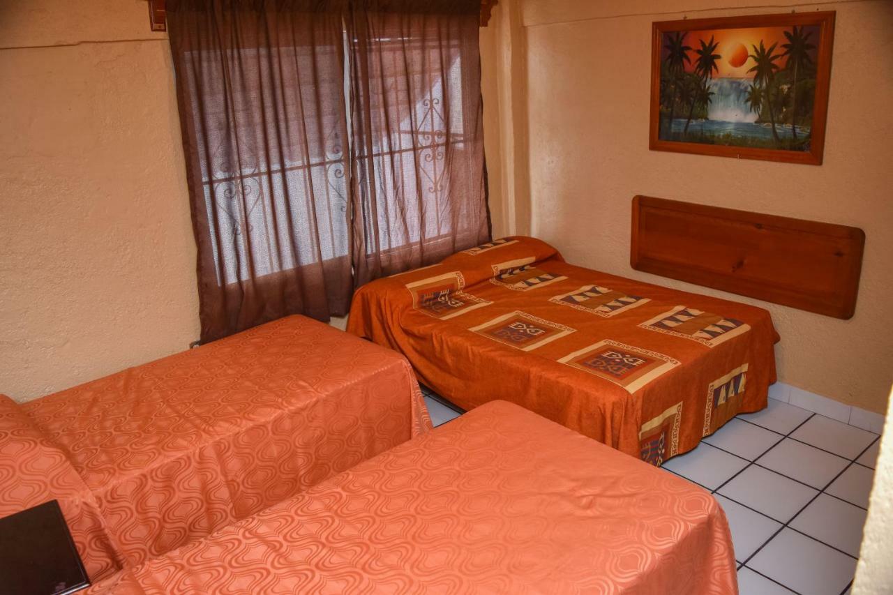Hotel Gaby Inn Zihuatanejo Exterior foto